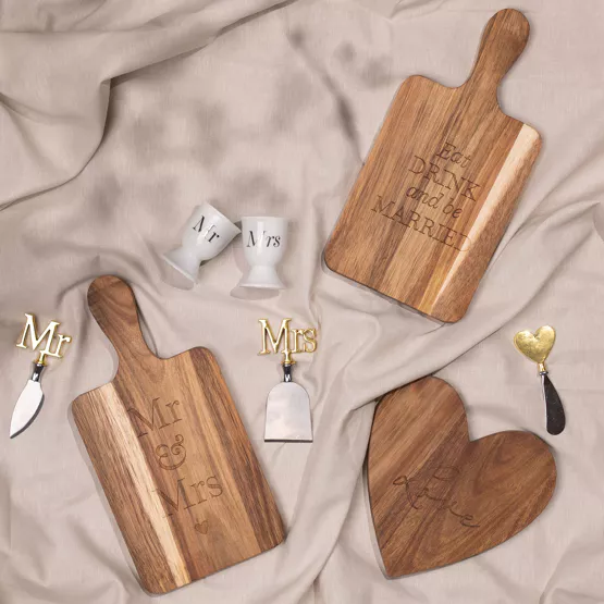 Amore Paddle Board and Cheese Knives "Mr & Mrs" - Image 2
