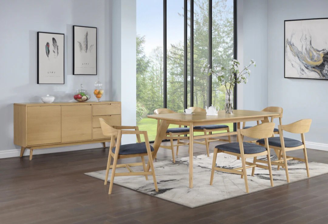 Carrington Oak Dining Table - Image 2