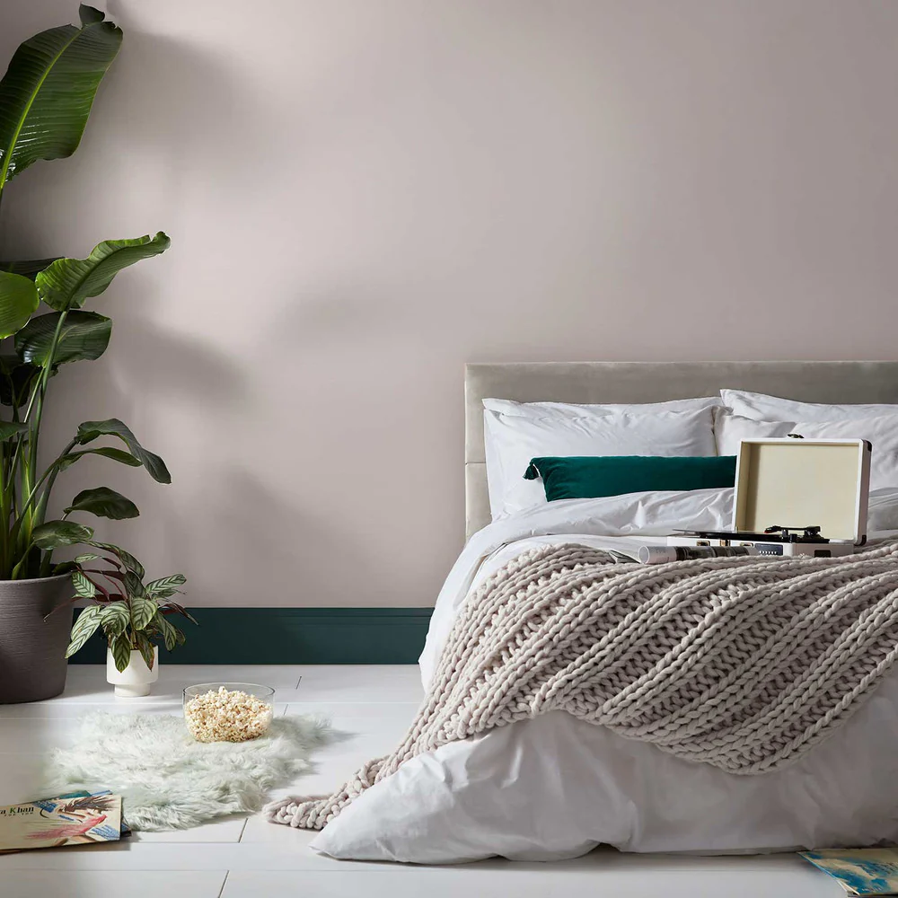 Envy Stitch Please Wallpaper Peachy - Wallpaper for Stylish Home Decor - Image 2