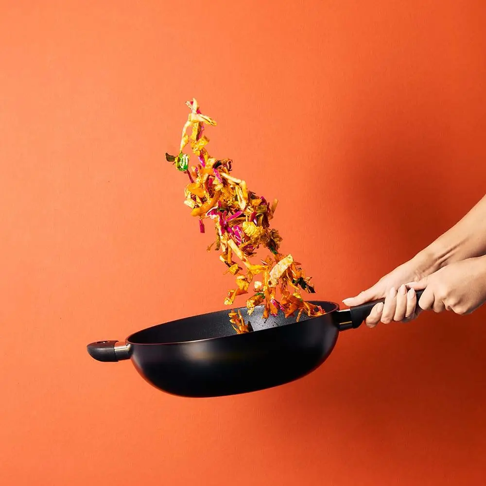 Judge Vista Ceramic 30cm Wok – PFAS-Free Non-Stick Aluminium Stir-Fry Pan | Pots and Pans Collection - Image 2