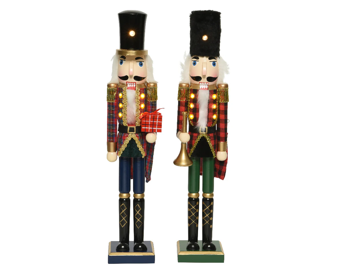 Nutcracker Pinewood Steady Led