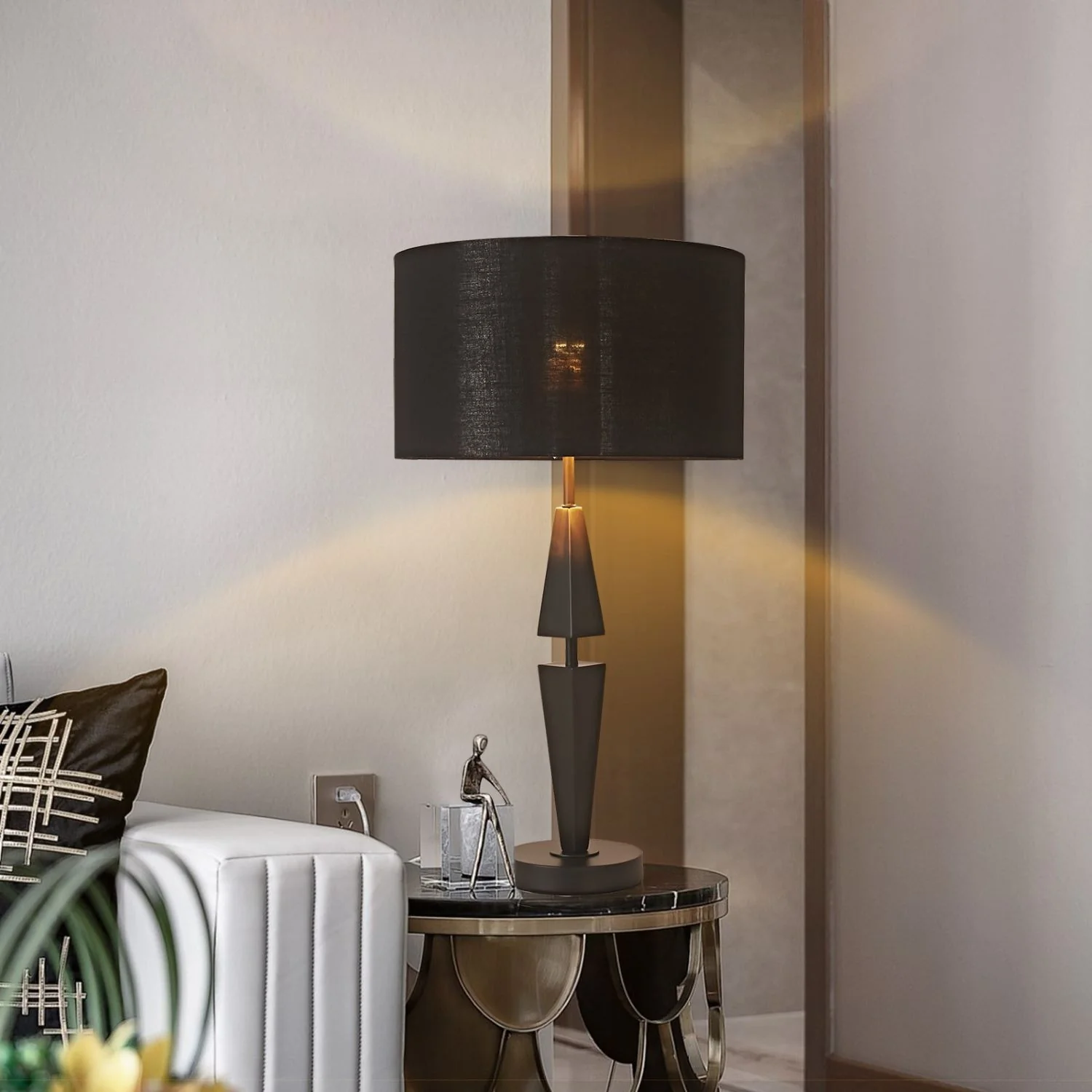 T108020B Table Lamp - Image 7