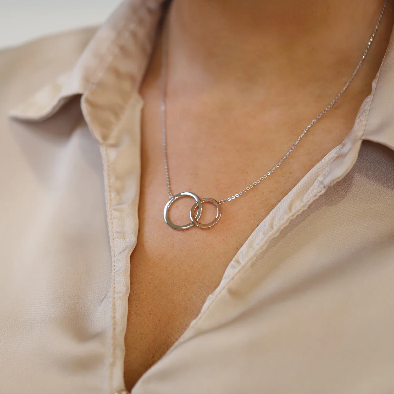 Tipperary Crystal Interlocking Circles Pendant - Image 4