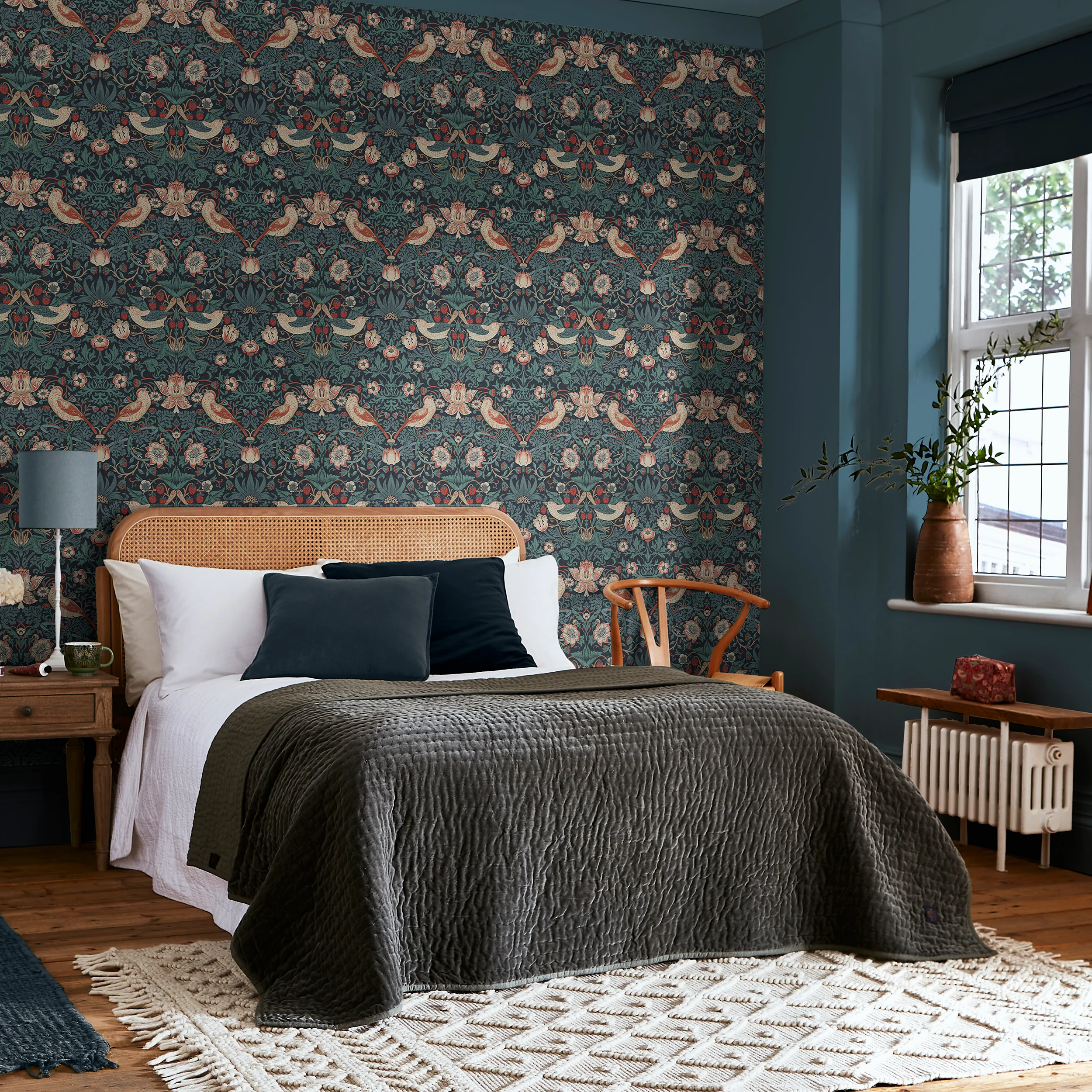 William Morris Wallpaper Strawberry Thief Deep Blue - Image 2